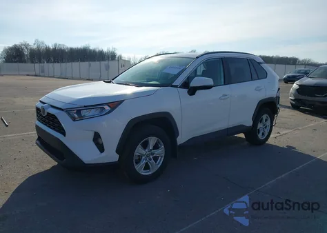 2021 Toyota Rav4 Xle z USA, uszkodzony, nr VIN 2T3P1RFV3MW189988